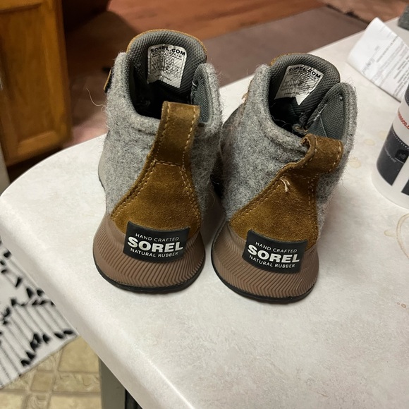 Sorel toddler boots - Picture 2 of 4